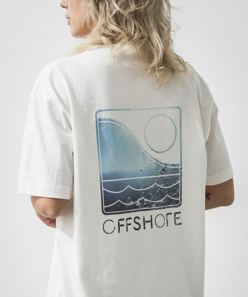 offshoreロゴにフォトグラファーU-SKE の写真がデザインされたコラボレーションTシャツ